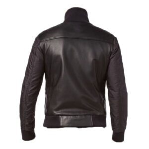 Czarna skórzana kurtka typu bomber z pikowaniem typu biker