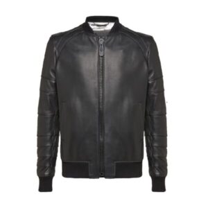 Czarna skórzana kurtka typu bomber