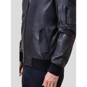Męska czarna skórzana kurtka typu bomber