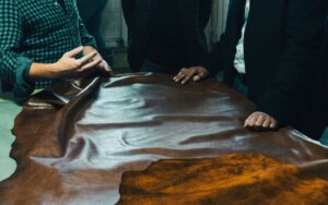 Read more about the article Czy skórzana kurtka jest warta swojej ceny?